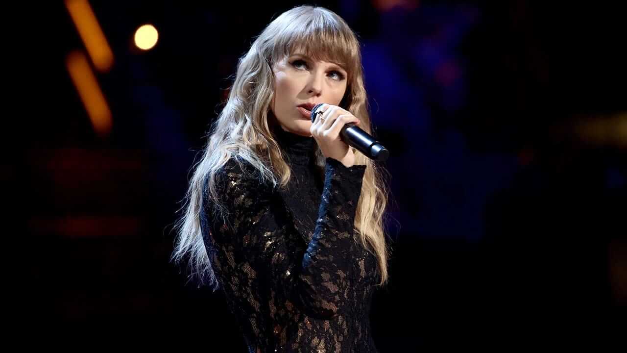 LA UNIVERSIDAD DE NEW YORK LANZA UN NUEVO CURSO SOBRE TAYLOR SWIFT