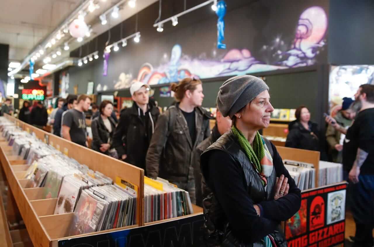 RECORD STORE DAY 2022: DAVID BOWIE ,TAYLOR SWIFT, ST. VINCENT Y MÁS.