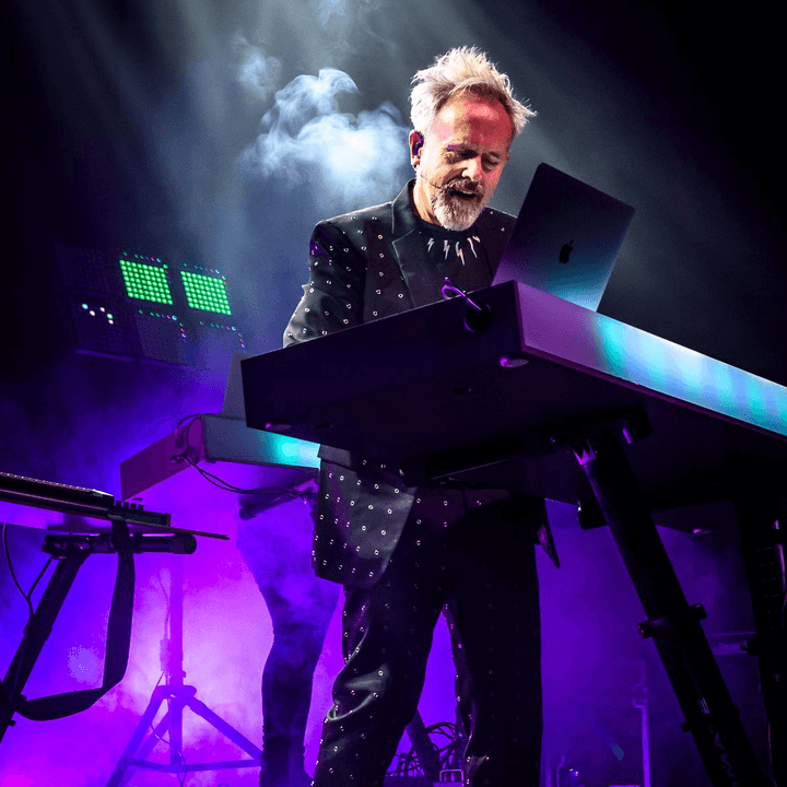 HOWARD JONES DARA UN SHOW BENEFICO