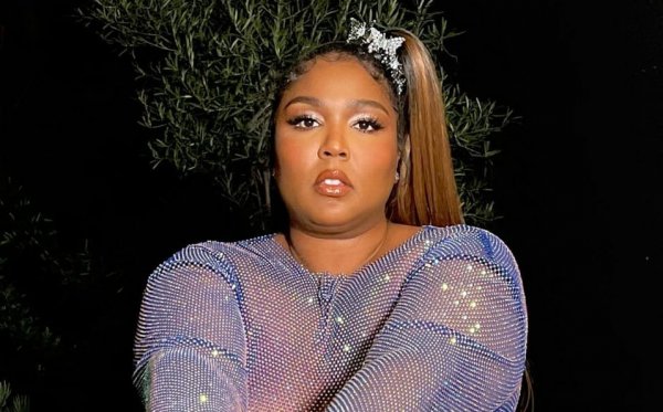 LIZZO LLEGA A UN ACUERDO EN LA DEMANDA DE “TRUTH HURTS”