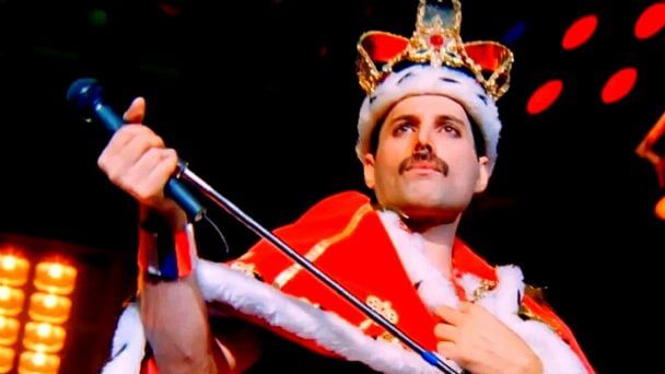ES UN CHOREO: Queen vs The Strokes