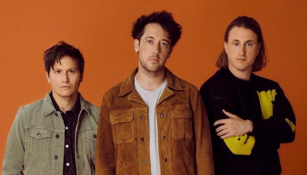 Sin fórmulas ni hits: The Wombats, del indie británico al éxito mundial