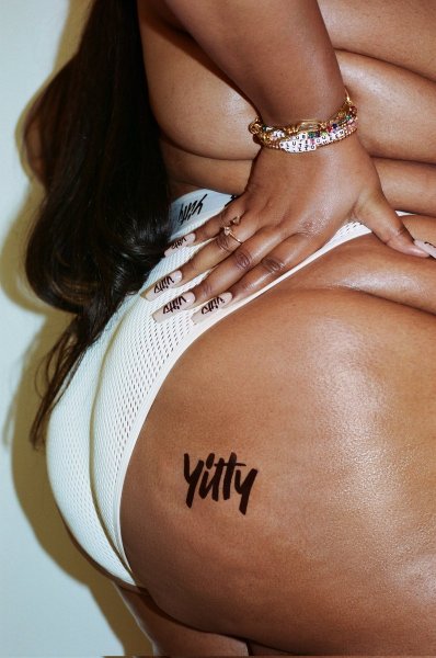 LIZZO LANZA SU PROPIA MARCA DE ROPA: “YITTY SHAPEWEAR”