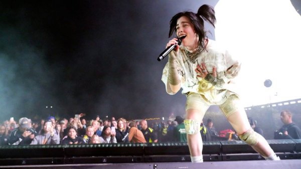 BILLIE EILISH SORPRENDIÓ CON UNOS INVITADOS MUY ESPECIALES EN SU SHOW DE COACHELLA 2022