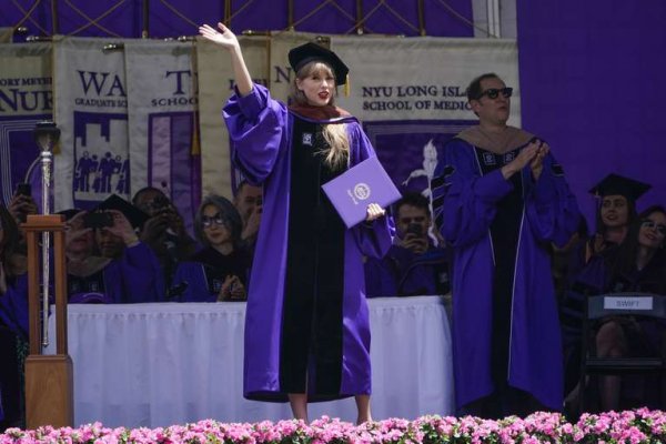 Taylor Swift recibió un Doctorado Honoris Causa en la Universidad de Nueva York