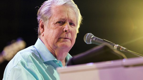 Bob Dylan, Elton John y más artistas celebran el cumpleaños 80 de Brian Wilson