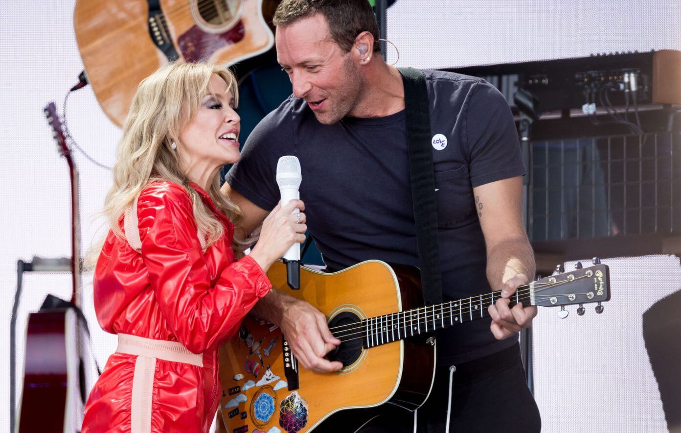 Kylie Minogue se presentó en un show de Coldplay