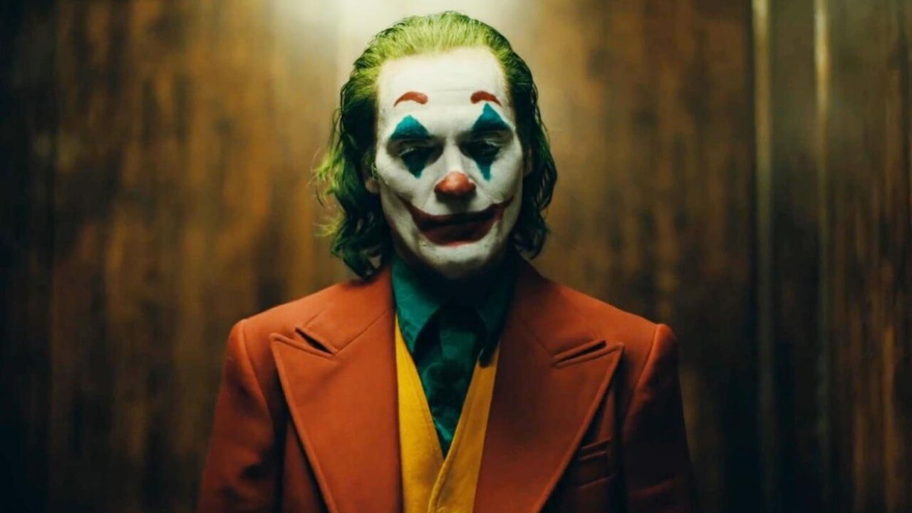 Todd Phillips confirmó la secuela de Joker y mostró a Joaquin Phoenix leyendo el guión