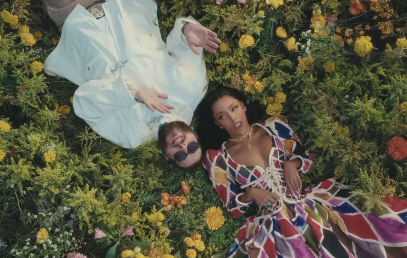 Post Malone estrenó el video de “I Like You (A Happier Song)” junto a Doja Cat