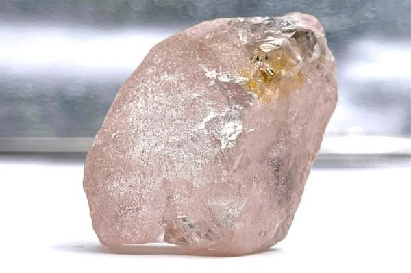 Hallan un diamante rosa en Angola que podría ser el más grande visto en 300 años