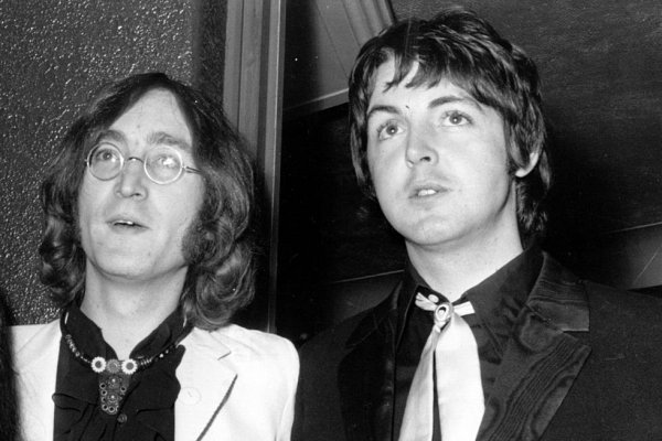 Subastan la famosa carta que John Lennon le escribió a Paul Mc Cartney en 1971