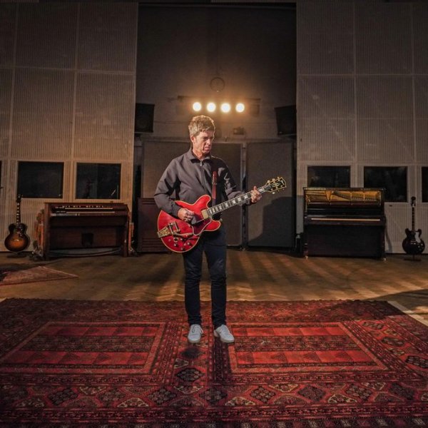 Se viene una guitarra eléctrica exclusiva de Noel Gallagher junto a Gibson