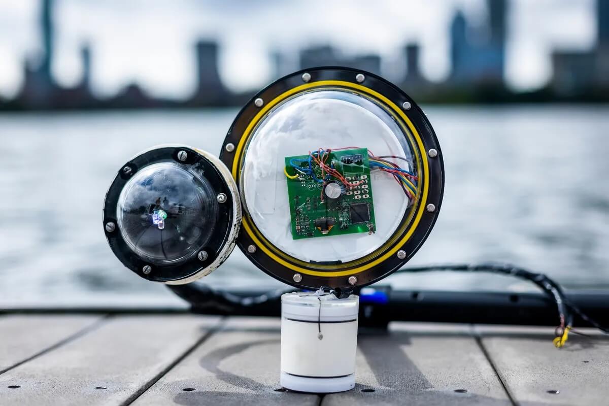 Crean una cámara submarina sin baterías que se alimenta de sonido