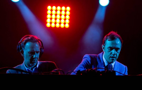 2manydjs reeditan material y anuncian un show en Londres