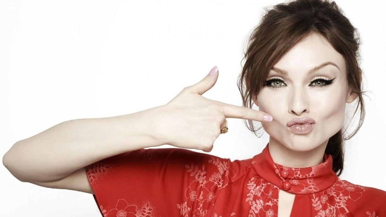 SOPHIE ELLIS BEXTOR SE ARREPIENTE DE HABER VENDIDO SUS BOTAS DE ‘MURDER ON THE DANCEFLOOR’