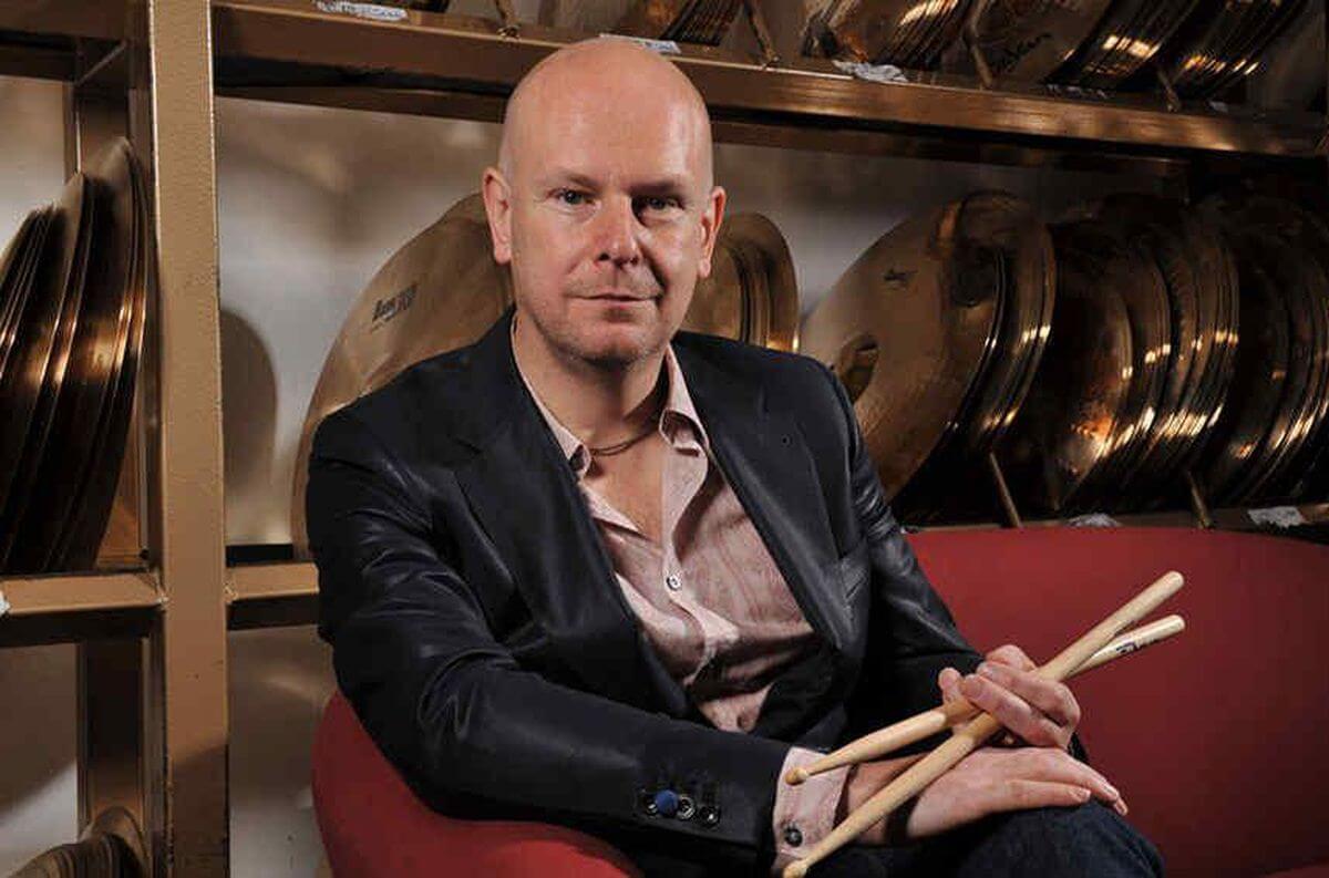 PHILIP SELWAY DE RADIOHEAD ANUNCIÓ SU NUEVO ÁLBUM SOLISTA ‘STRANGE DANCE’