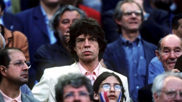 Los ingleses no quieren que Mick Jagger vaya a ver a su Selección por “mufa”