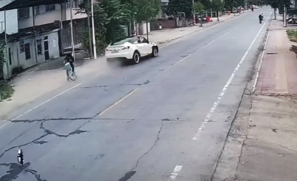 Tragedia en China: un auto eléctrico de Tesla perdió el control