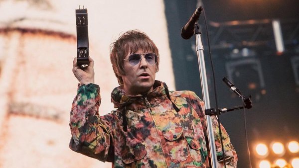 Liam Gallagher se recupera de una operación de cadera