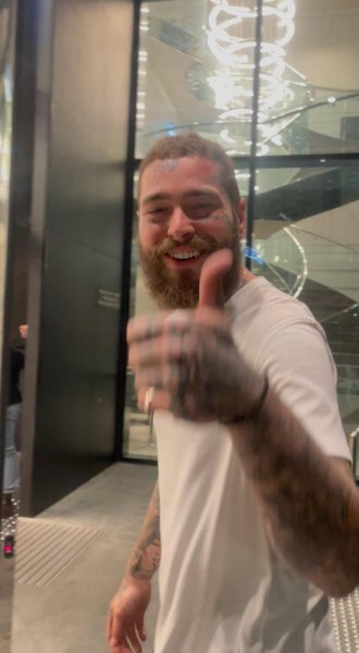 Le impiden el ingreso a un bar a Post Malone en Australia