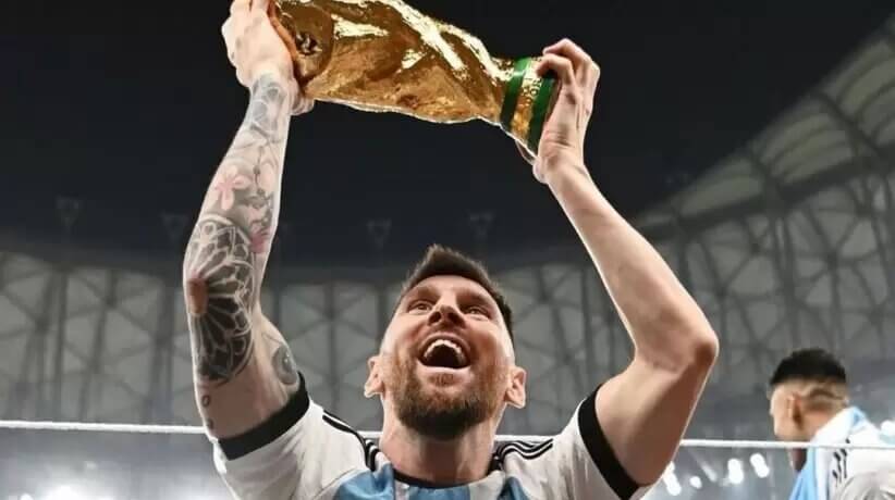 Hablamos con la creadora de la copa que levantó Messi en Qatar
