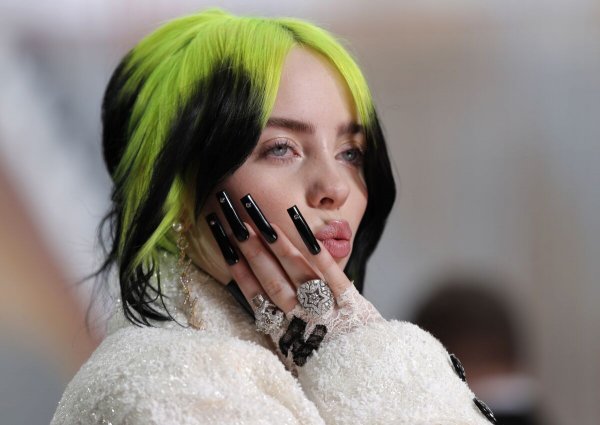 Billie Eilish expresó su postura con respecto a Internet