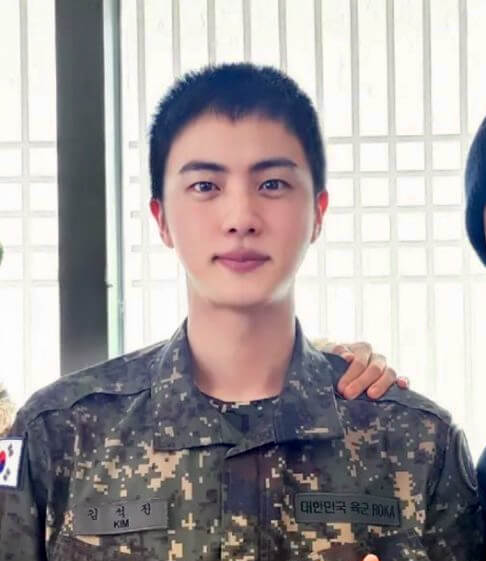 Primera imagen de Jin de BTS desde que se alistó al servicio militar