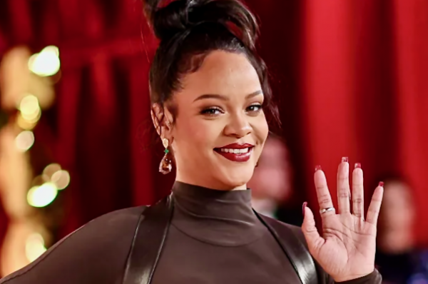 Rihanna se convierte en la mujer más seguida en Twitter