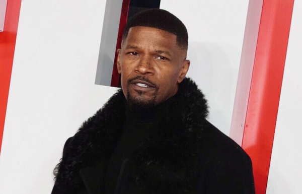 Jamie Foxx continua internado en el hospital