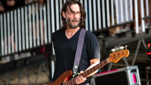 Después de 23 años, Keanu Reeves tocó nuevamente con su banda