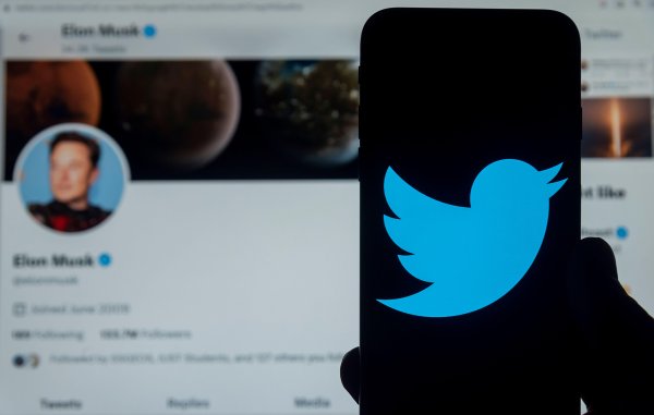 Universal , Sony y otras compañías demandaron a Twitter por más de 250 millones de dólares