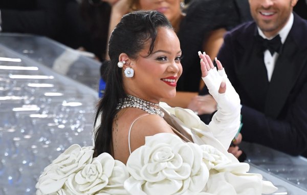 Rihanna es la primera artista femenina con 10 canciones que superan los mil millones de streams