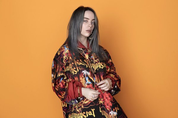 El próximo concierto de Billie Eilish utilizará energía solar