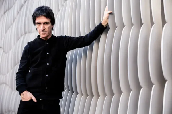 Johnny Marr lanza una nueva colaboración junto a Blondie y The Killers