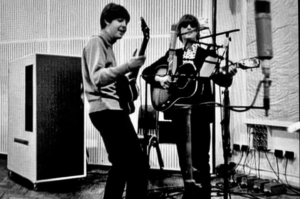 Subastan parlantes de los estudios Abbey Road que usaron los Beatles