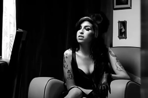 El video “Back to Black” de Amy Winehouse entró en el club de las mil millones de vistas