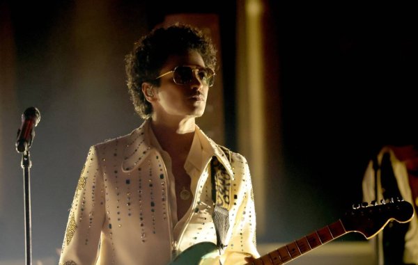 Bruno Mars canceló su segundo concierto en Tel Aviv en medio del conflicto Palestino-Israelí