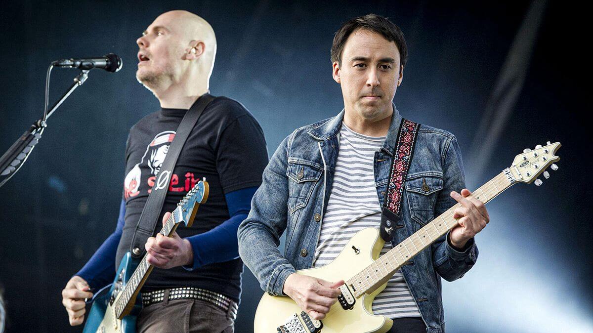 Jeff Schroeder, guitarrista de Smashing Pumpkins, dejó la banda