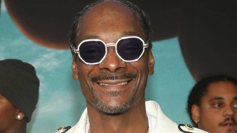 Snoop Dogg dijo a sus fans que “deja el humo”