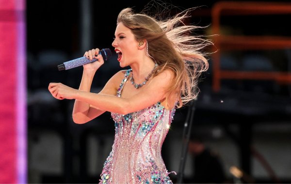 Taylor Swift, la gran ganadora de los iHeartRadio Music Awards 2025