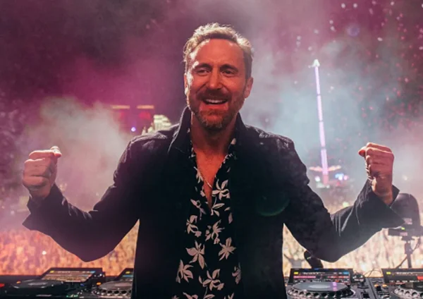 David Guetta dice que nunca finge cuando toca en vivo