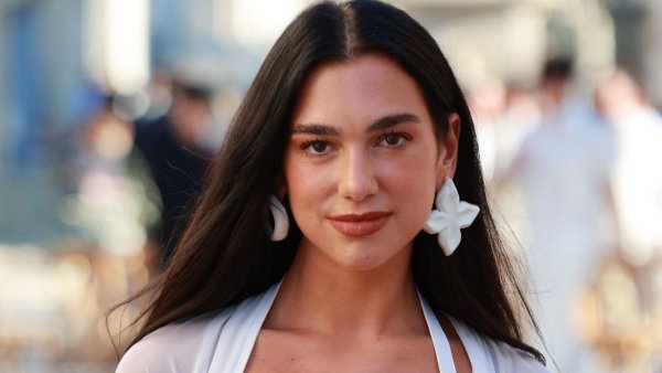 Dua Lipa invitó a sus fans a un chat con mensajes de texto