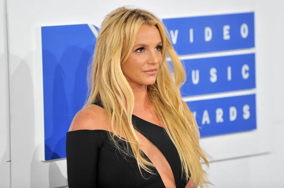 Britney Spears anunció que “algo nuevo viene en camino”