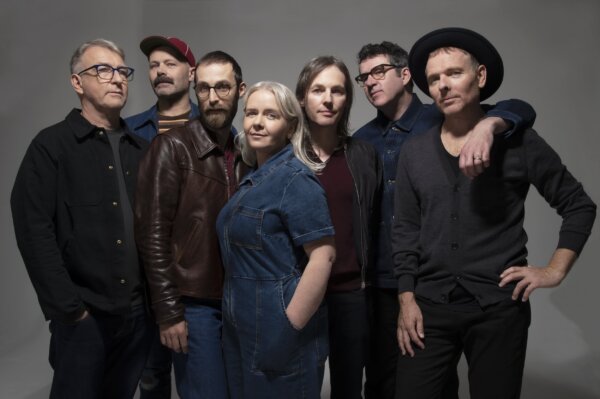 Belle and Sebastian estrenan “What happened to you, son?”