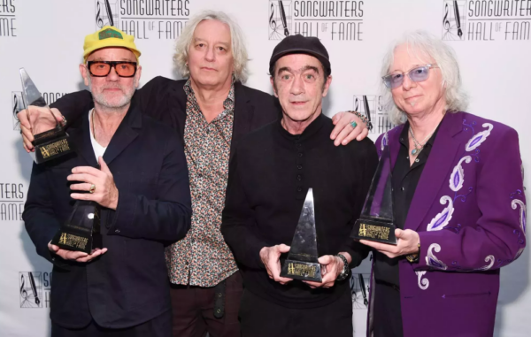 R.E.M. se reunió por primera vez en 15 años