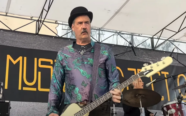 El ex bajista de Nirvana formó una nueva banda