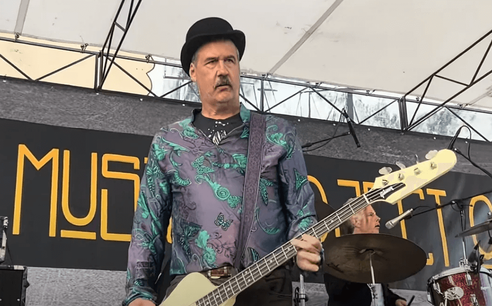 El ex bajista de Nirvana formó una nueva banda