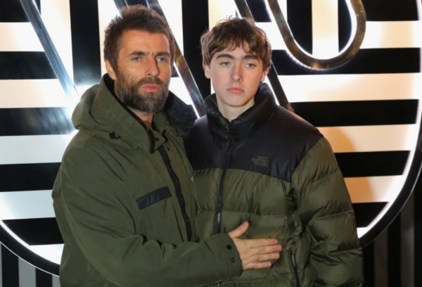 El hijo de Liam Gallagher también espera la reunión de Oasis