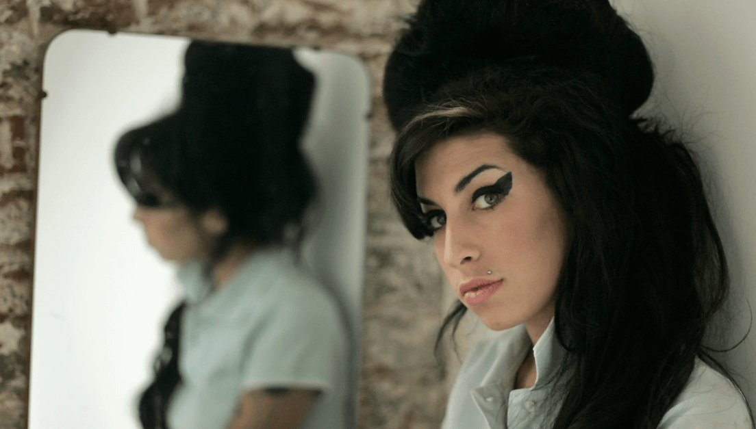 Subastan objetos personales de Amy Winehouse