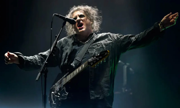 The Cure consigue su primer álbum número uno en 32 años